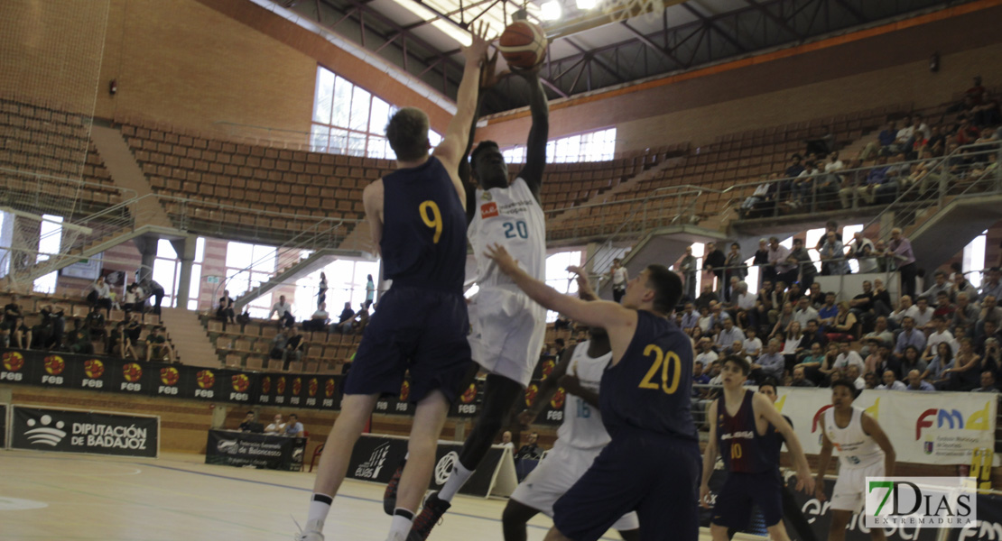 Imágenes de las semifinales del nacional de baloncesto junior de Badajoz