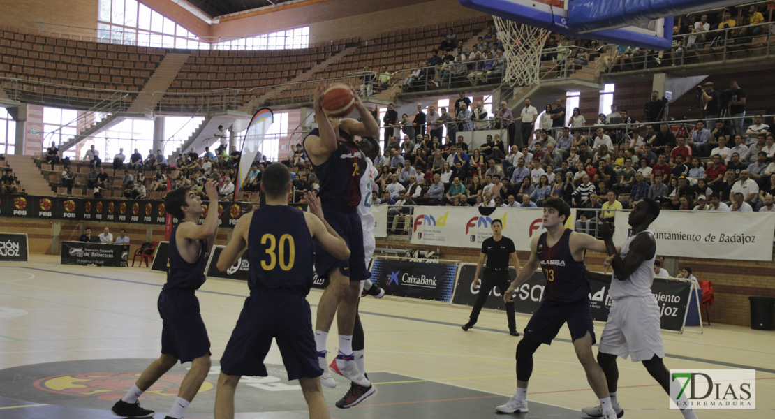 Imágenes de las semifinales del nacional de baloncesto junior de Badajoz