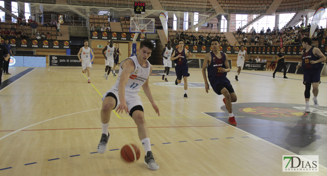 Imágenes de las semifinales del nacional de baloncesto junior de Badajoz