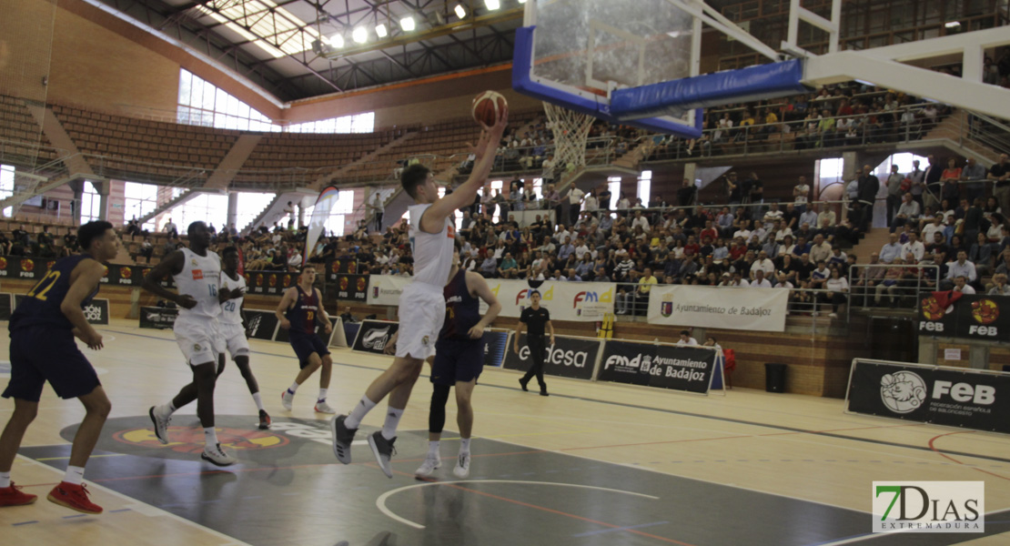 Imágenes de las semifinales del nacional de baloncesto junior de Badajoz