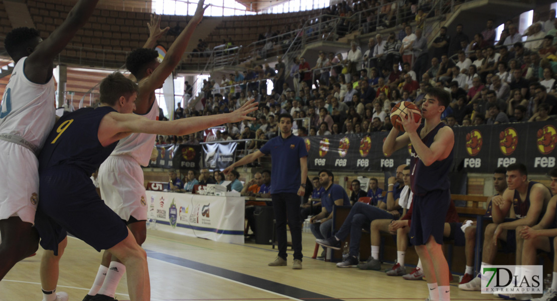 Imágenes de las semifinales del nacional de baloncesto junior de Badajoz