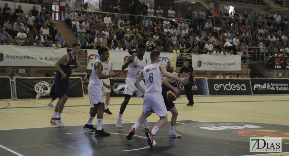 Imágenes de las semifinales del nacional de baloncesto junior de Badajoz