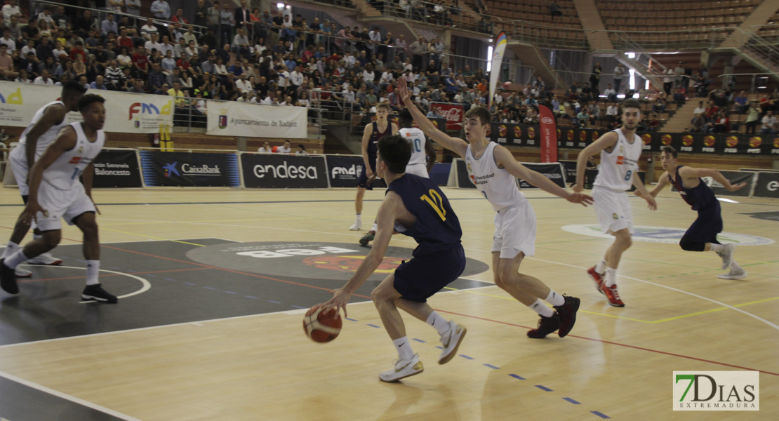 Imágenes de las semifinales del nacional de baloncesto junior de Badajoz