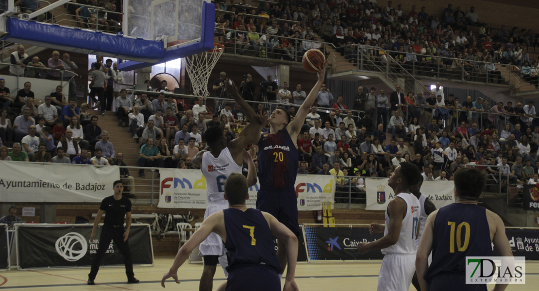 Imágenes de las semifinales del nacional de baloncesto junior de Badajoz