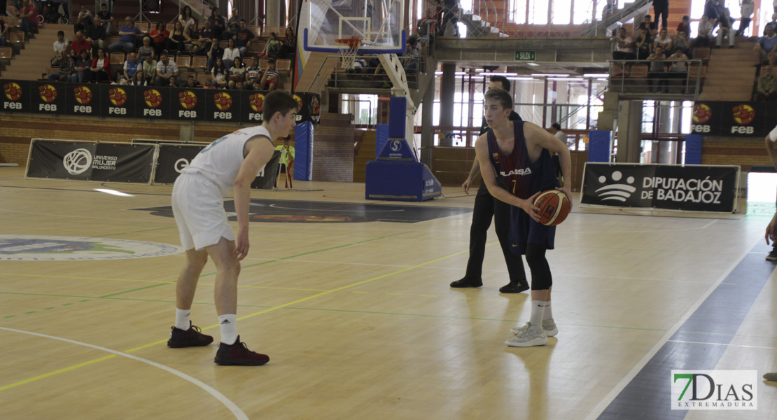 Imágenes de las semifinales del nacional de baloncesto junior de Badajoz