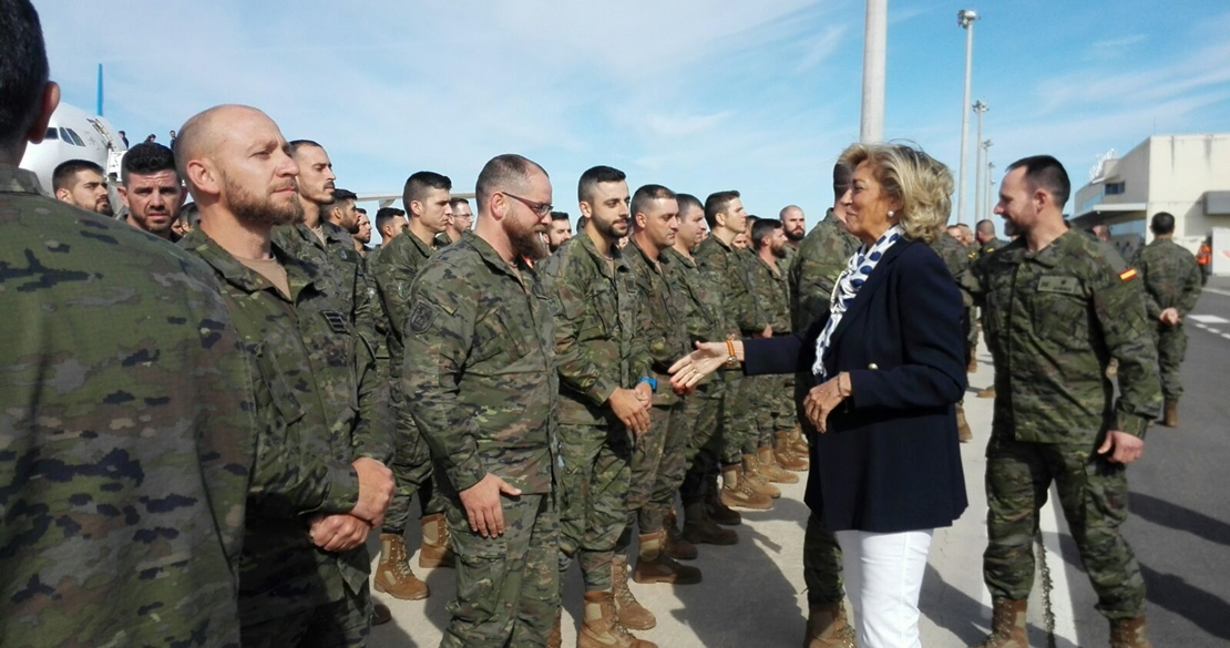 La delegada del Gobierno recibe a las tropas llegadas del Líbano