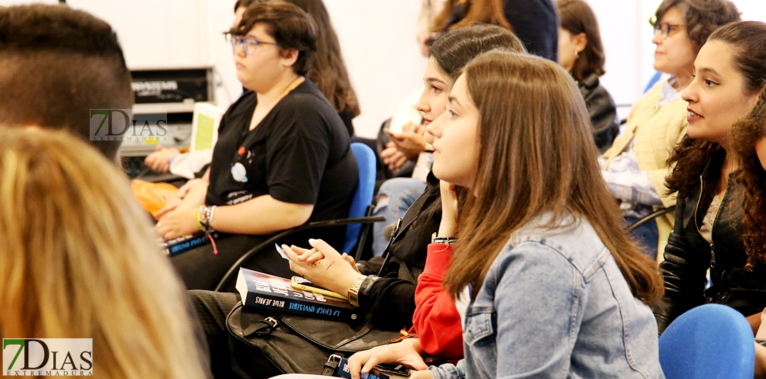 Blue Jeans acapara todas las miradas adolescentes en la Feria del Libro 2018