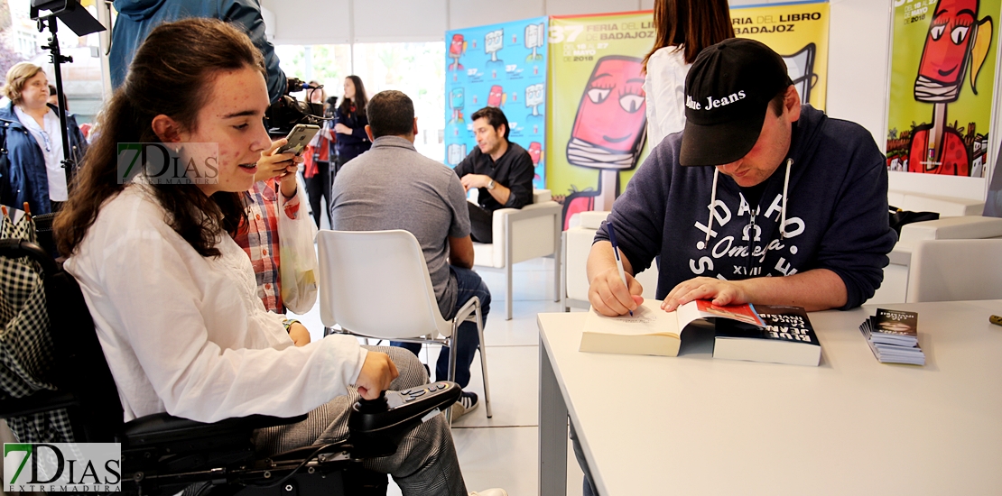 Blue Jeans acapara todas las miradas adolescentes en la Feria del Libro 2018