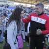 Los blanquinegros celebran la permanencia en el césped del Nuevo Vivero