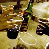 FEBE, la UEx y el Ayuntamiento de Cáceres enseñan a beber sin riesgo