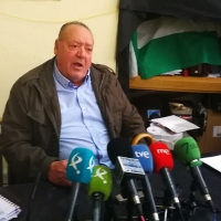 La familia desahuciada pide a la Junta una vivienda donde poder vivir