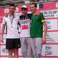 Paredes y Cascajosa se proclaman campeones de Extremadura de Triatlón Cros
