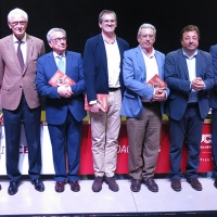 La historia del baloncesto pacense se plasma en un libro