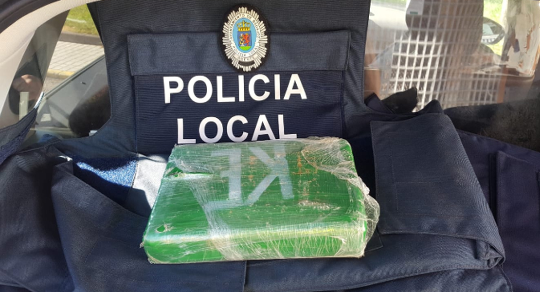 Corre cuatro kilómetros delante de la Policía con un kilo de coca y su agenda de clientes