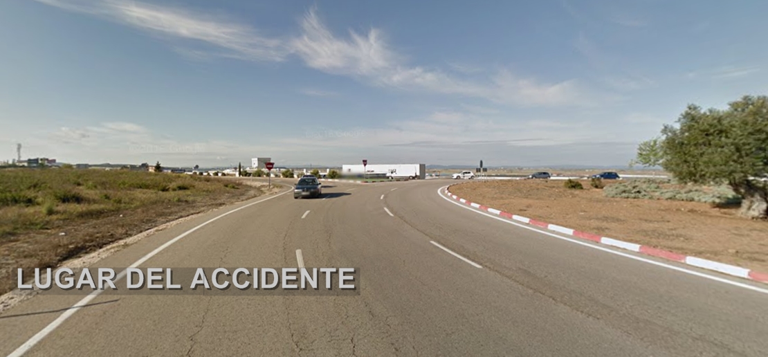 Dos heridos tras sufrir una colisión en una rotonda de Cáceres