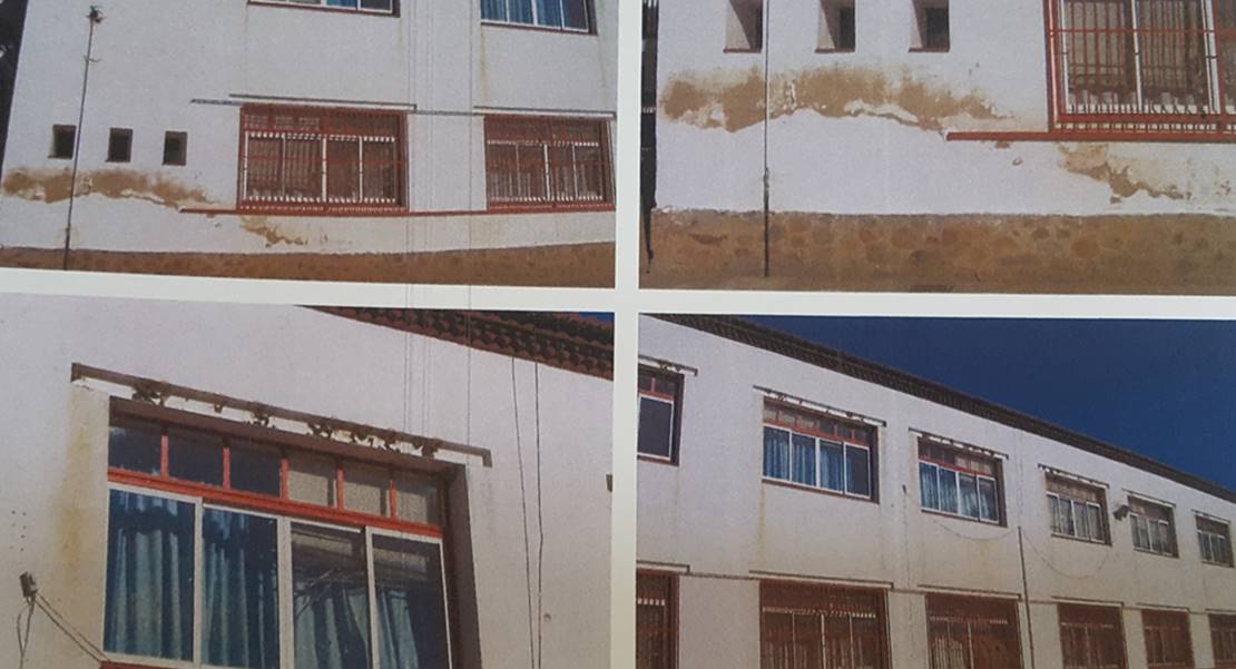 La AMPA de Villar del Rey se ve obligado a comprar y coser cortinas para el colegio