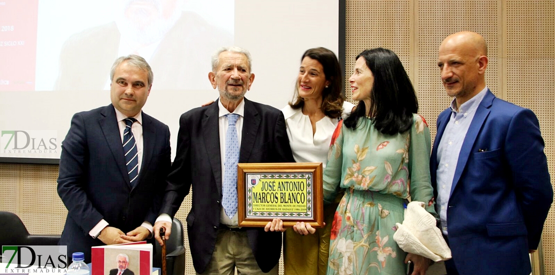 Homenaje a José Antonio Marcos a toda una trayectoria en Badajoz