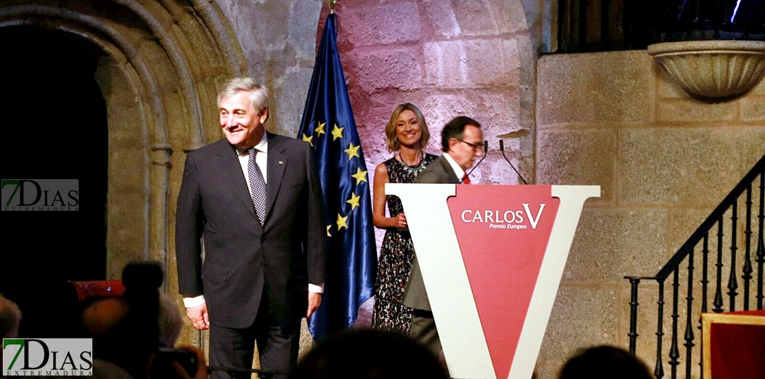 El Rey entrega el premio Carlos V a Tajani