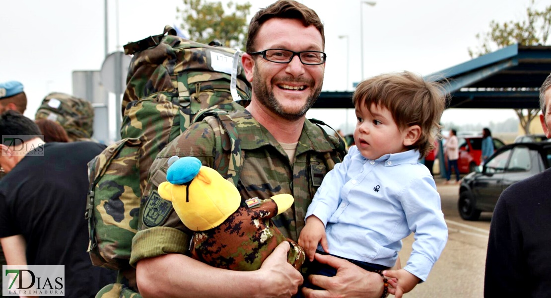 Emotivas imágenes de la llegada de los últimos soldados extremeños procedentes del Líbano