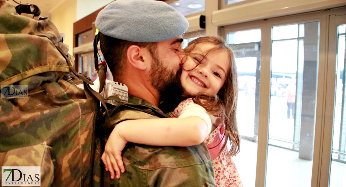 Emotivas imágenes de la llegada de los últimos soldados extremeños procedentes del Líbano