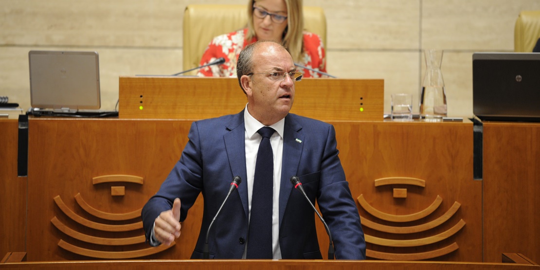 Monago pide a Vara que dimita por “su siesta eterna”