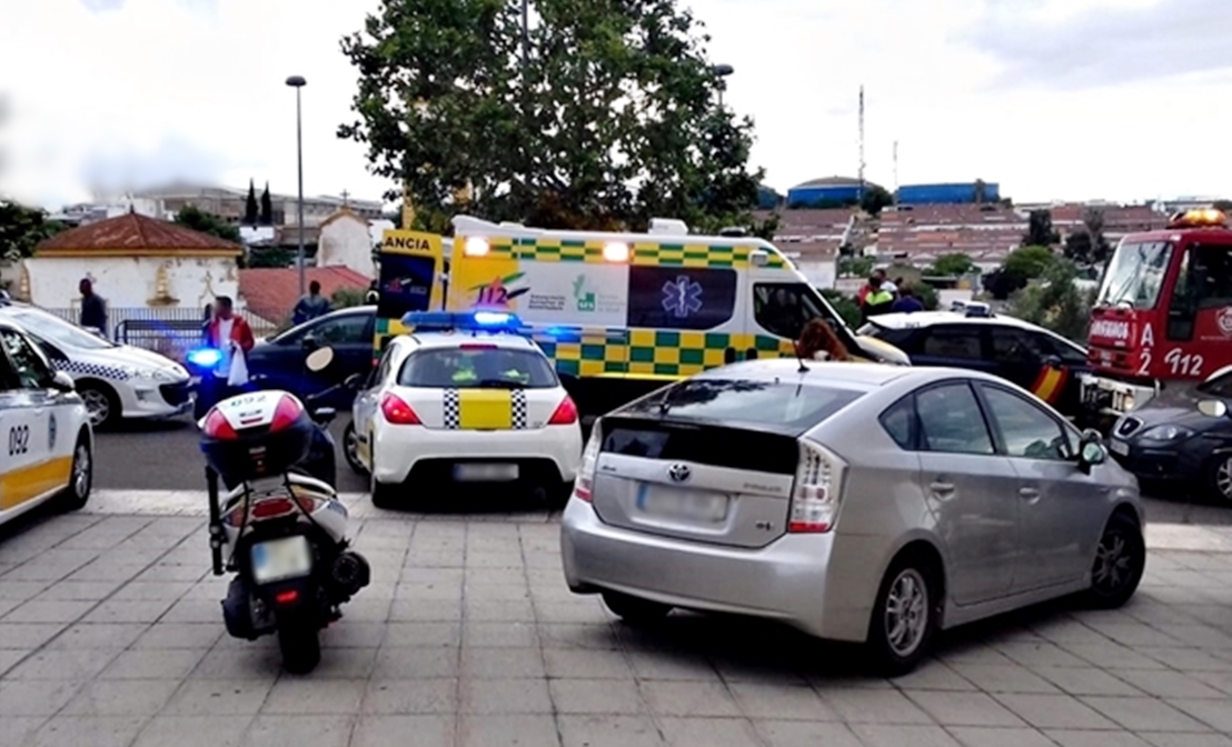 Seis policías y bomberos recibieron descargas eléctricas para salvar al niño de Las 800