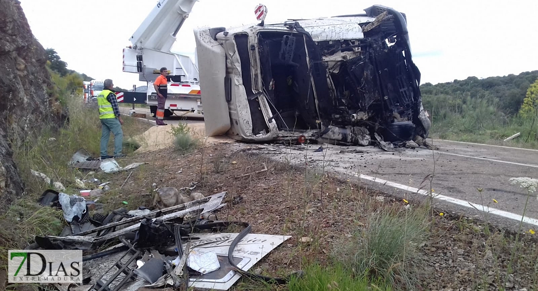 Salió de un camino y quedó destrozado