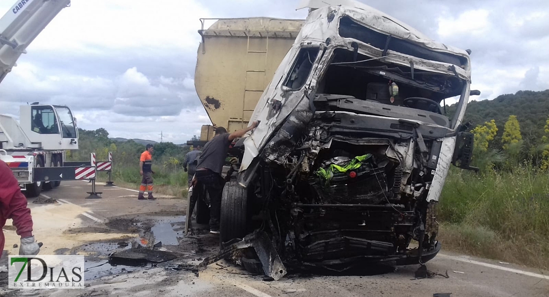 Salió de un camino y quedó destrozado