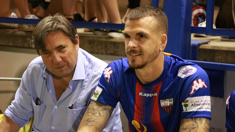 Inolvidable celebración para un hito histórico del fútbol extremeño