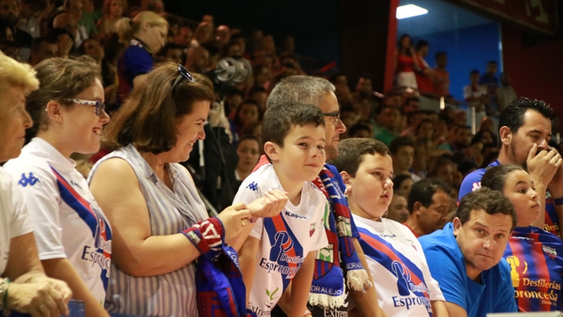 Inolvidable celebración para un hito histórico del fútbol extremeño