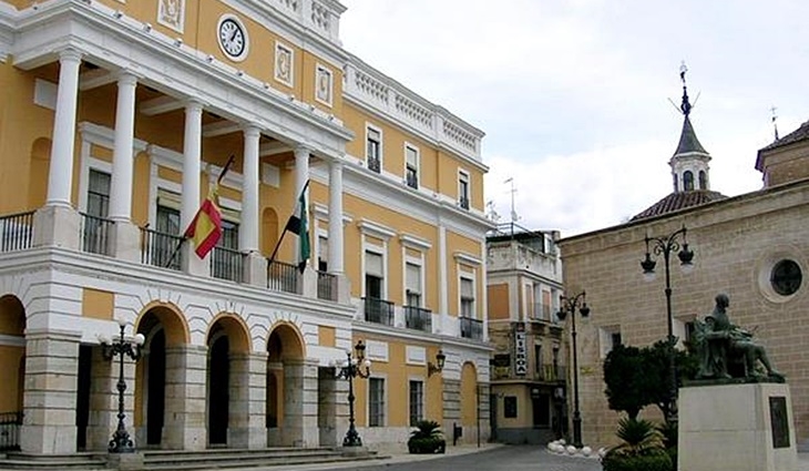 CSIF acusa al Ayuntamiento pacense de abrir su plantilla a funcionarios ajenos