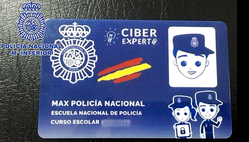 La Policía entrega carnés de ‘ciberexpert@s’ a 75 alumnos