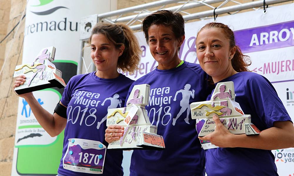 Alrededor de 1.500 mujeres corren por el empoderamiento femenino en Arroyo de la Luz