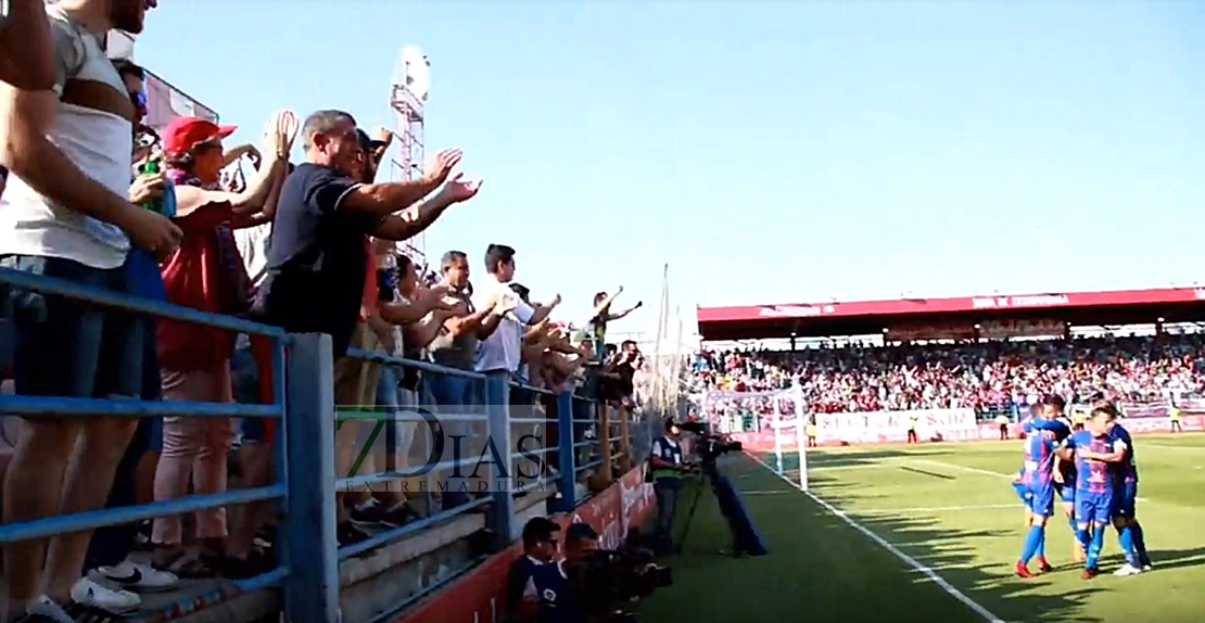 Celebración del GOL del Extremadura