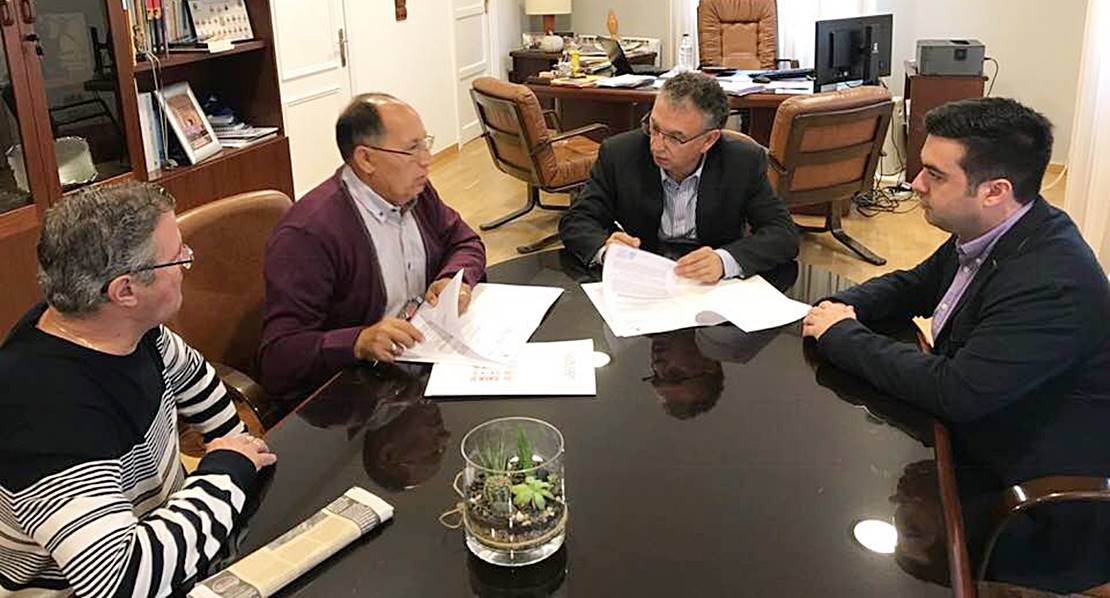 Don Benito otorga a 2.000€ a la asociación 'Fuente de los Barros' para seguir con su actividades