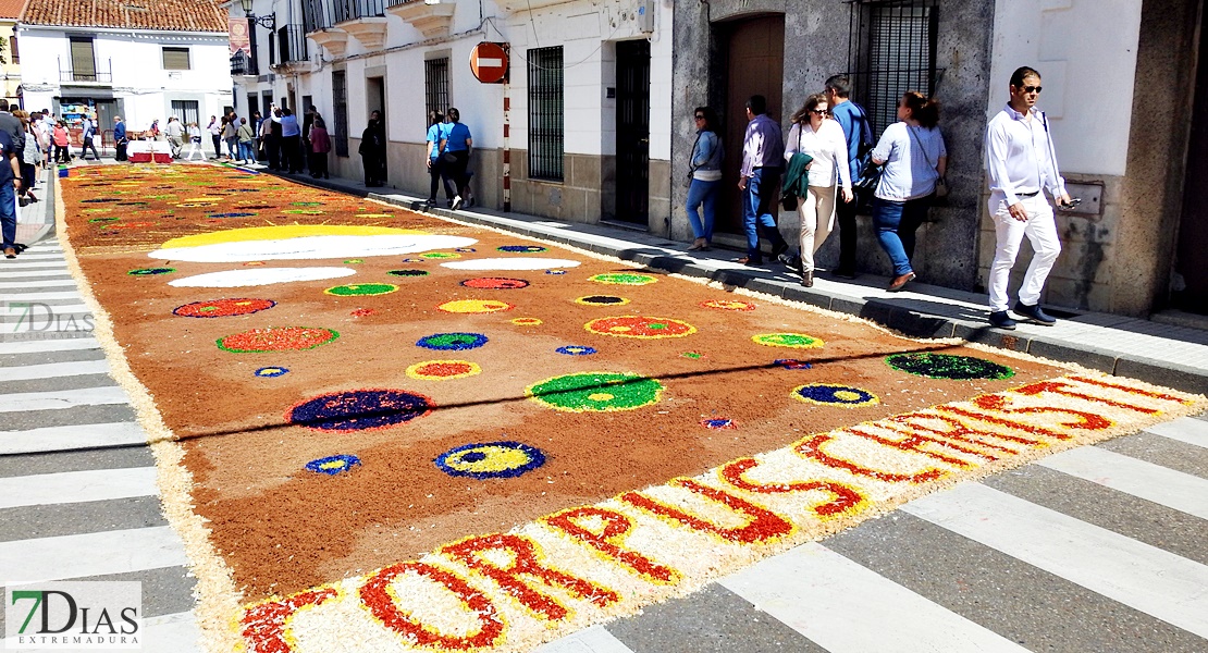 El Corpus Christi de San Vicente de Alcántara acoge a miles de personas un año más