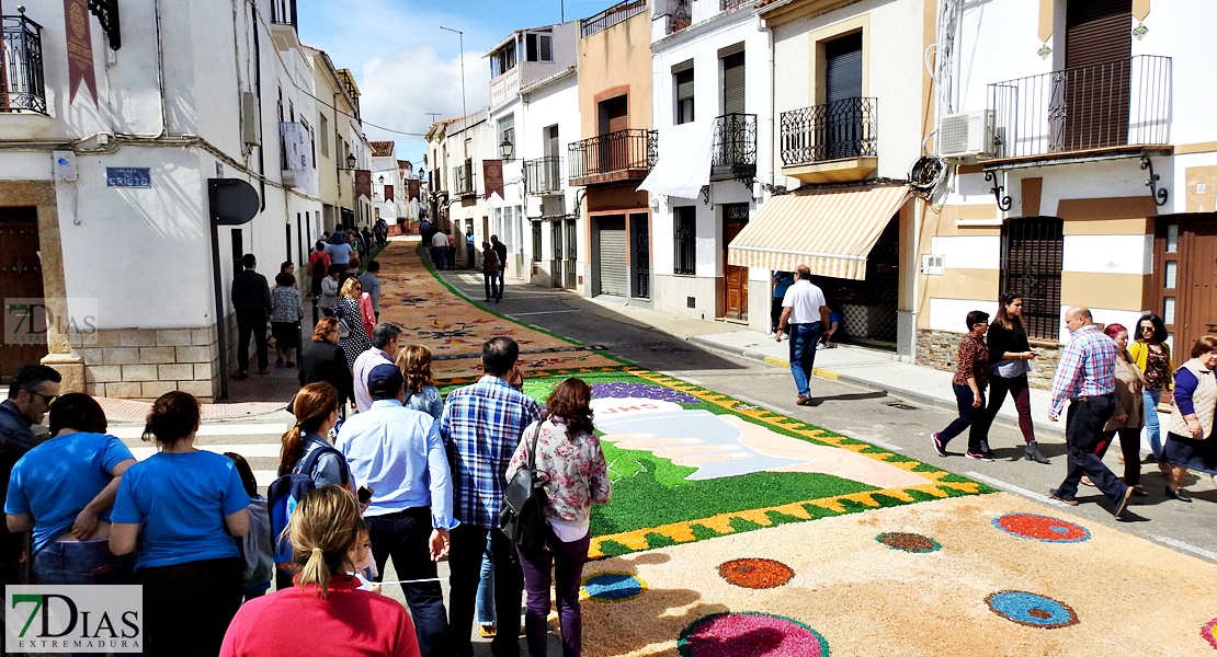 El Corpus Christi de San Vicente de Alcántara acoge a miles de personas un año más