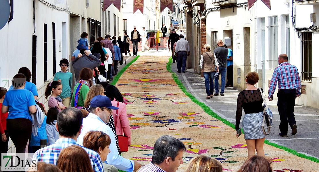 El Corpus Christi de San Vicente de Alcántara acoge a miles de personas un año más