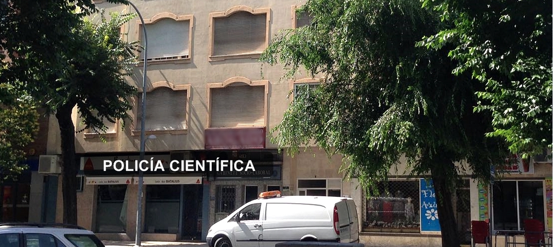 Pregunta a los vecinos y los Bomberos encuentran al hombre fallecido