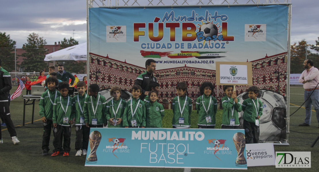 Imágenes del desfile inaugural del VII Mundialito de Clubes