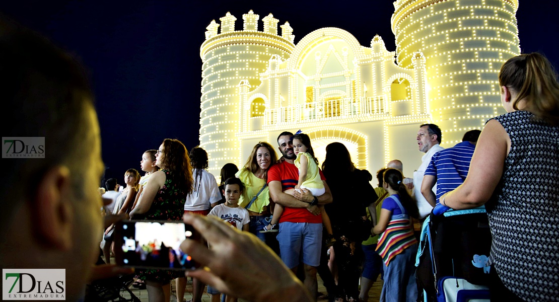 Badajoz se echa a la calle para vivir la inauguración de la Feria de San Juan