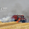 Un incendio amenaza a la urbanización Río Caya (Badajoz)