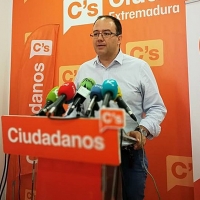 Polo: “¿Cuándo traerá Sánchez el AVE a Extremadura?”