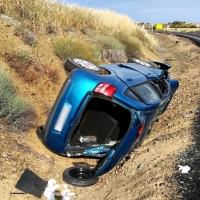 Rescatan a una mujer tras sufrir un accidente en la BA-137