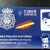 La Policía entrega carnés de ‘ciberexpert@s’ a 75 alumnos
