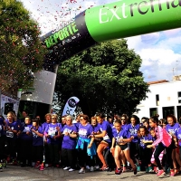 Alrededor de 1.500 mujeres corren por el empoderamiento femenino en Arroyo de la Luz