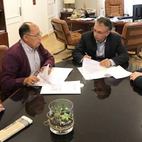 La asociación 'Fuente de los Barros' recibe 2.000€ para seguir con su actividades