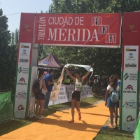 Barragán y Cascajosa gana el VIII Triatlón Ciudad de Mérida