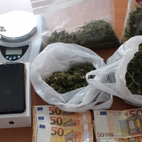 Incautados 214 gramos de marihuana lista para su venta en Coria