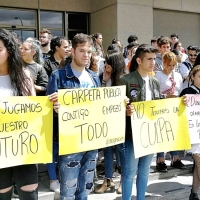 Campamento Dignidad: “No podemos permitir que la UEx os maltrate así”